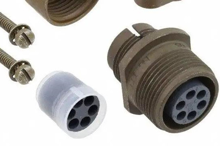 圆形连接器，实现严苛环境下小型化设备的可靠互连